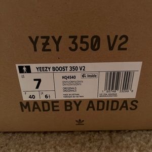 Yeezy 350 V2 Black Size 7 Womens